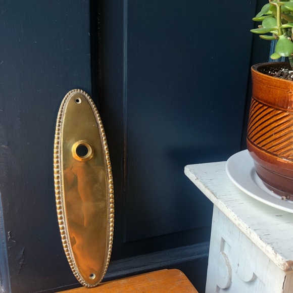 Brass Doorknob Roses - Picture 2 of 7